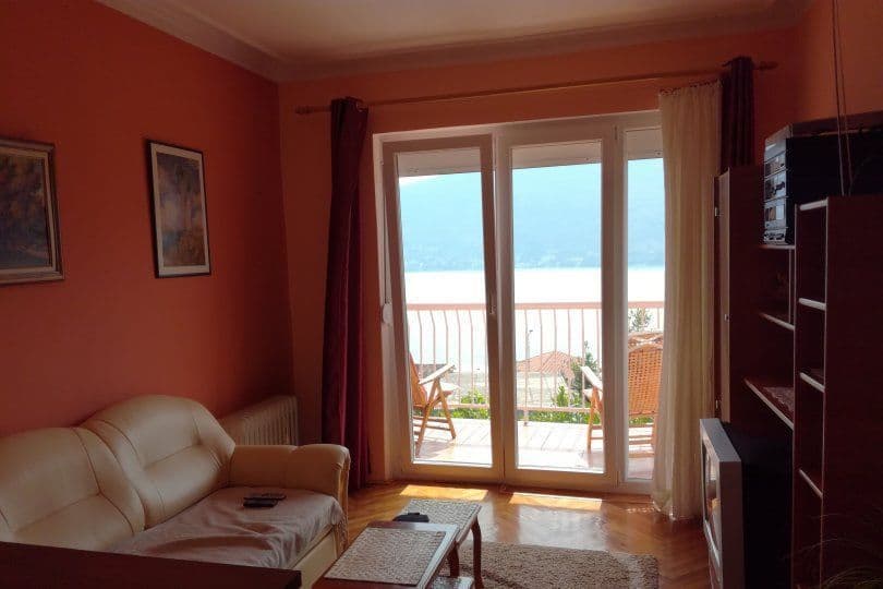 Квартира в Херцег-Нови, Черногория, 75 м², фото 2