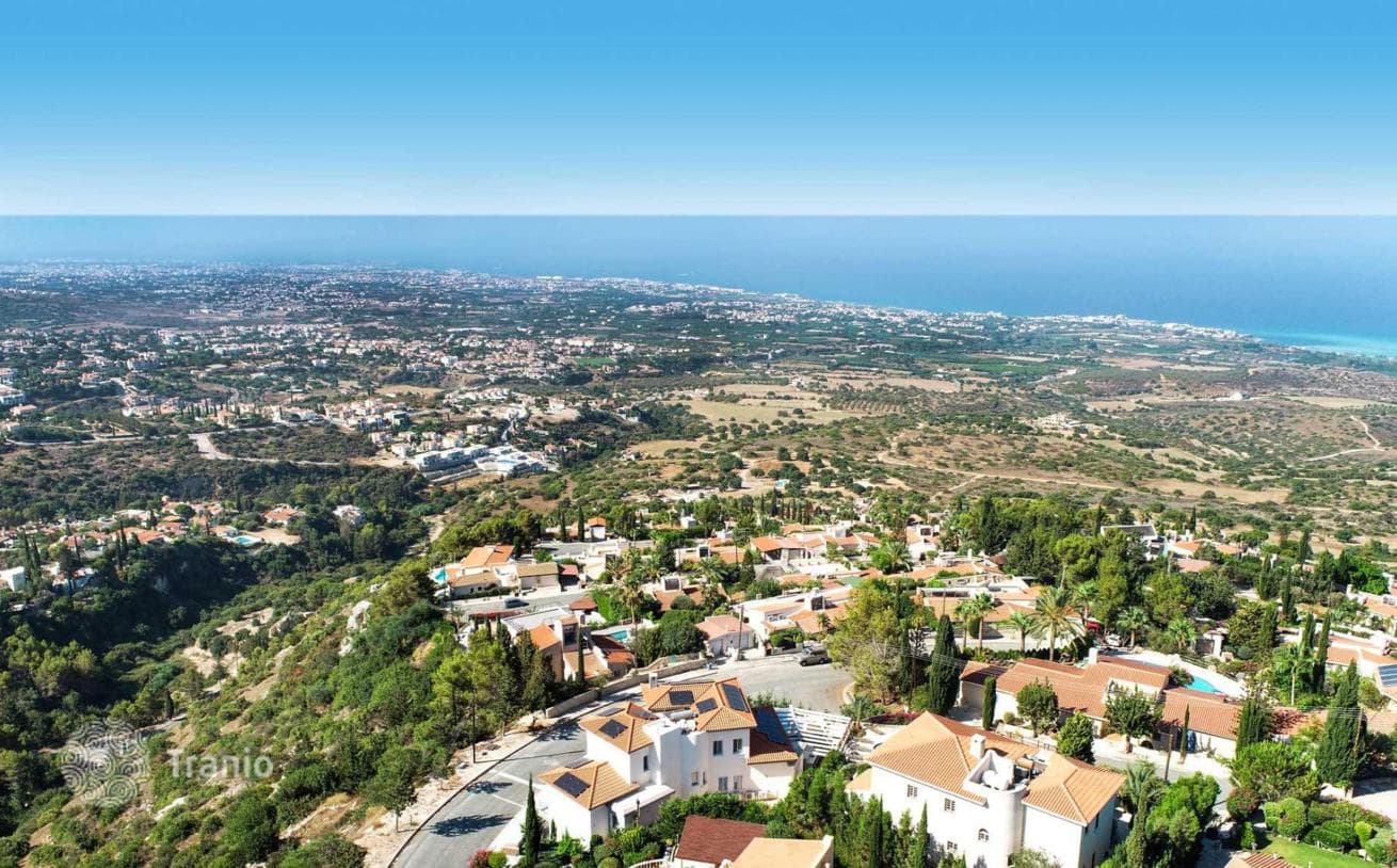 14-Bedroom Luxury Villa in Tala, Paphos, photo 3