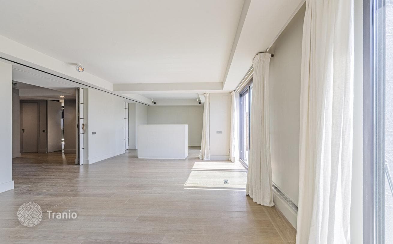 4-комнатная квартира 304 м² в Барселоне, Испания, фото 2