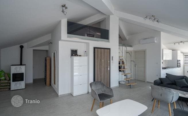 6-Bedroom Apartment in Valbandion, photo 3