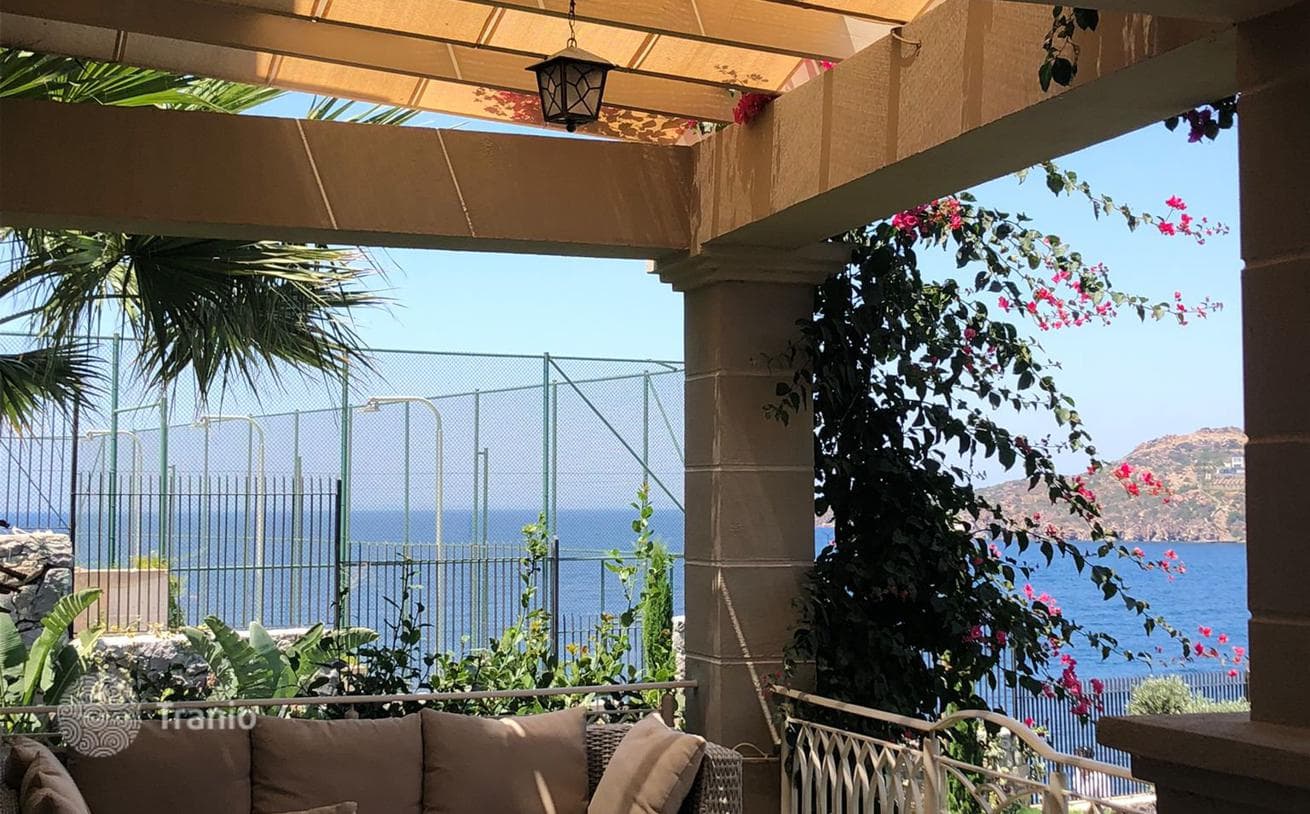 5-Bedroom Villa with Sea View and Private Beach Access in Bodrum, photo 3