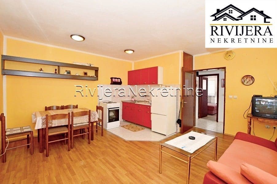 Квартира в Херцег-Нови, Черногория, 64 м²