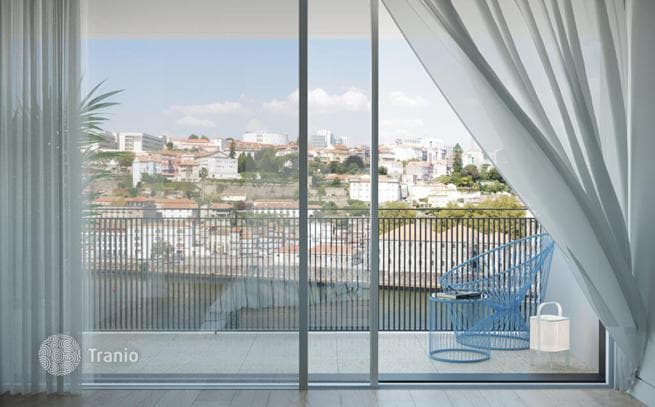Apartments with River and City Views in Vila Nova de Gaia, Porto