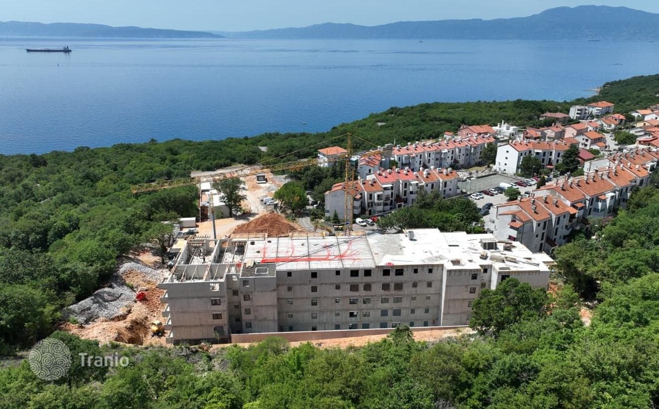 3-Bedroom Apartment with Terrace in Croatia, photo 3