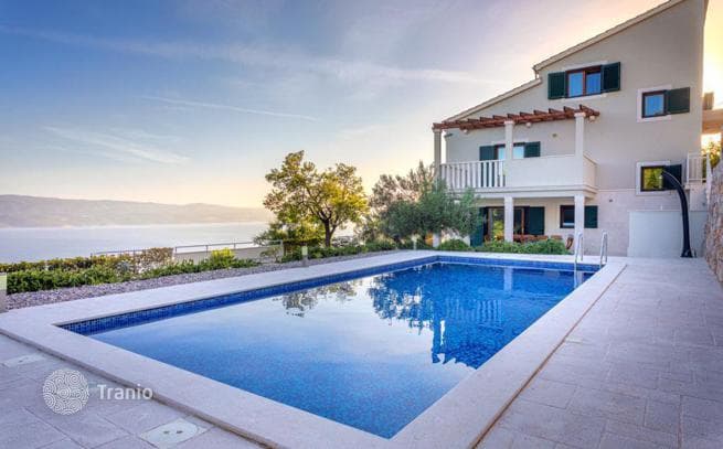 3-Bedroom Villa in Omis, Dalmatia, photo 5