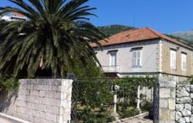 6-Bedroom Villa with Garden, Garage and Mooring on the Waterfront near Dubrovnik, Dalmatia, photo 5