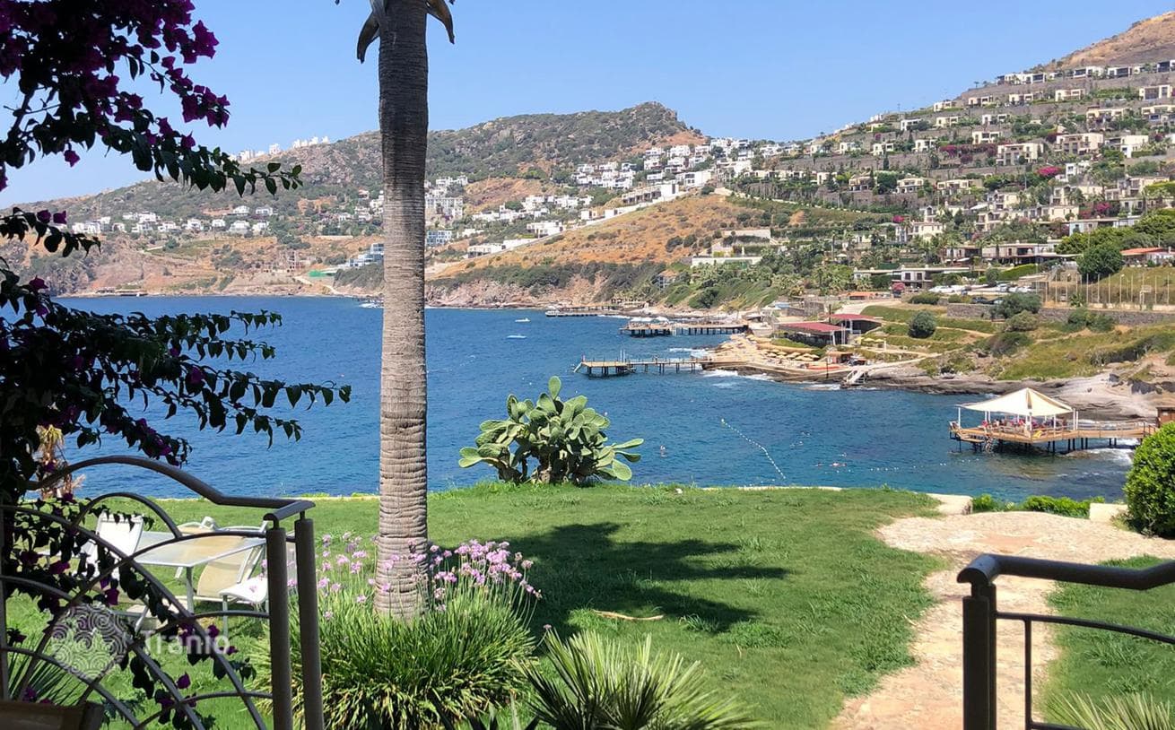 5-Bedroom Villa with Sea View and Private Beach Access in Bodrum, photo 4