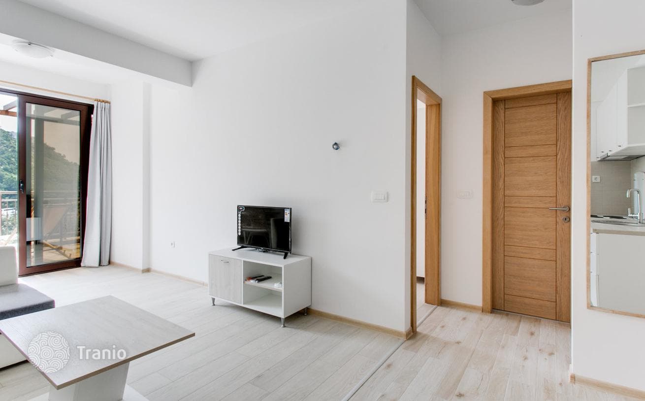 3-Bedroom Penthouse with Sea View and Roof Terrace in Rafailovici, photo 4