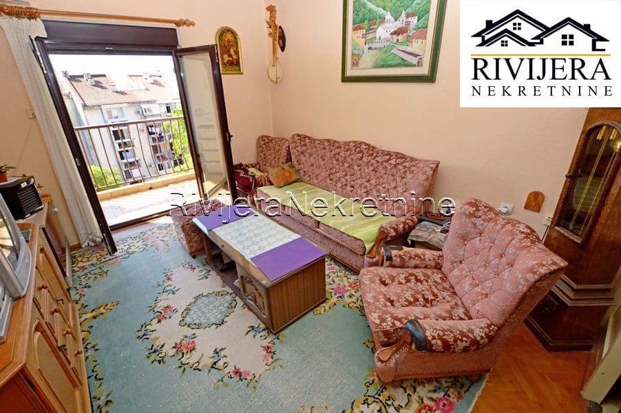 Квартира в Херцег-Нови, Черногория, 65 м²