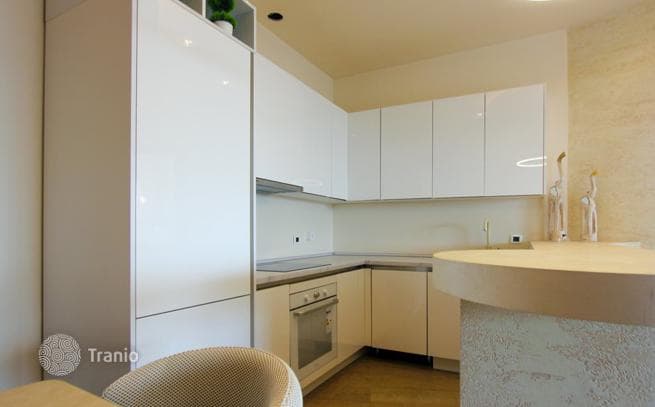 2-Bedroom Apartment 250 m from the Beach in Budva, photo 3