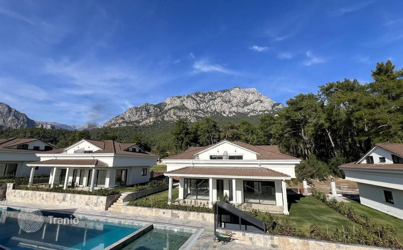 Duplex with Mountain Views in Kemer, Antalya