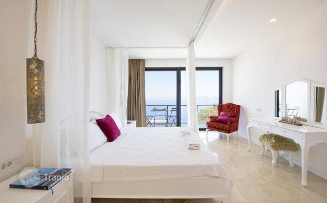 6-Bedroom House with Private Pool and Sea View in Fethiye, photo 5
