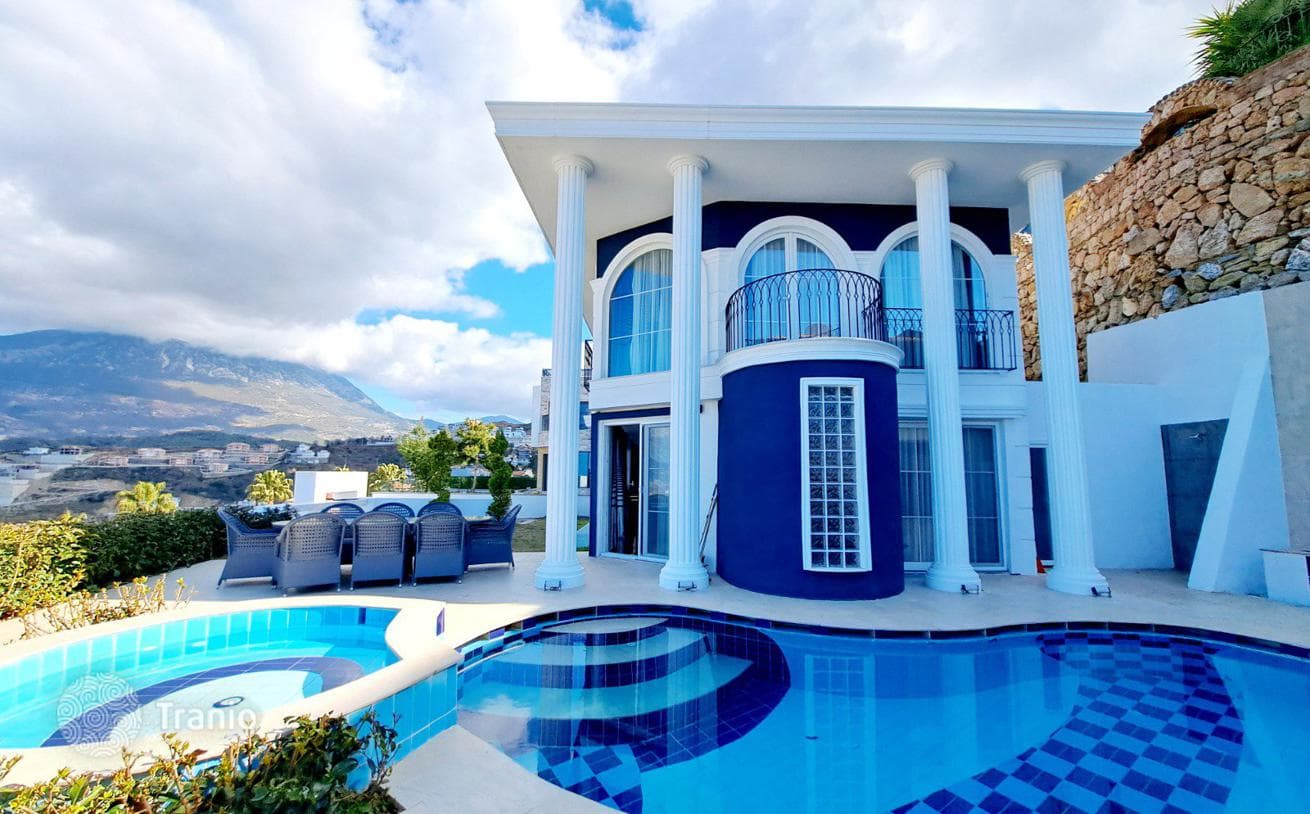 4-Bedroom (Duplex) Villa with Panoramic Sea View in Kargicak, Alanya