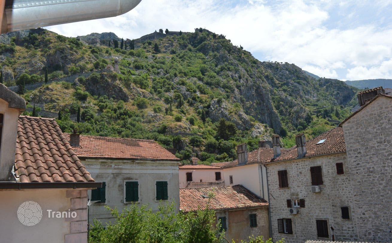 1-Bedroom Apartment with Fortress View in Kotor, photo 4