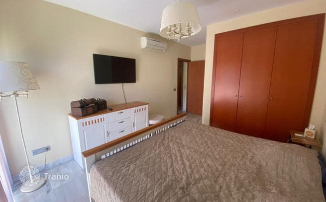 2-Bedroom Furnished Villa with Shared Pool in Benaavís, photo 5