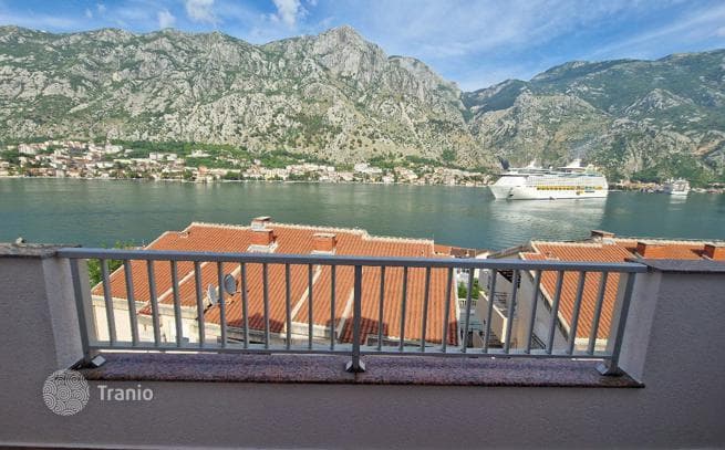 1-Bedroom Apartment with Bay View in Muo, Kotor, photo 3
