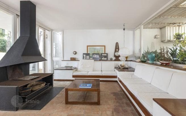12-Bedroom Townhouse with Land in Canet de Mar, photo 3
