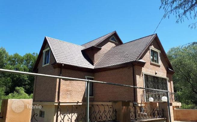 8-Bedroom House 400 m² in Tbilisi, photo 2