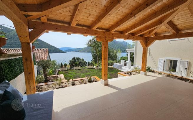 1-Bedroom Apartment with Sea View in Perast, Kotor, photo 5