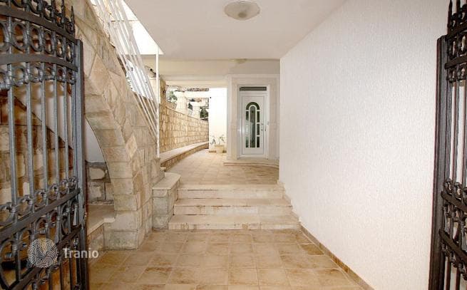 Furnished Beachfront Villa with Terrace in Sveti Stefan, Montenegro, photo 4