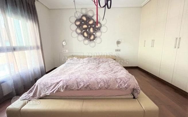 5-комнатная квартира 210 м² в Ориуэле, Испания