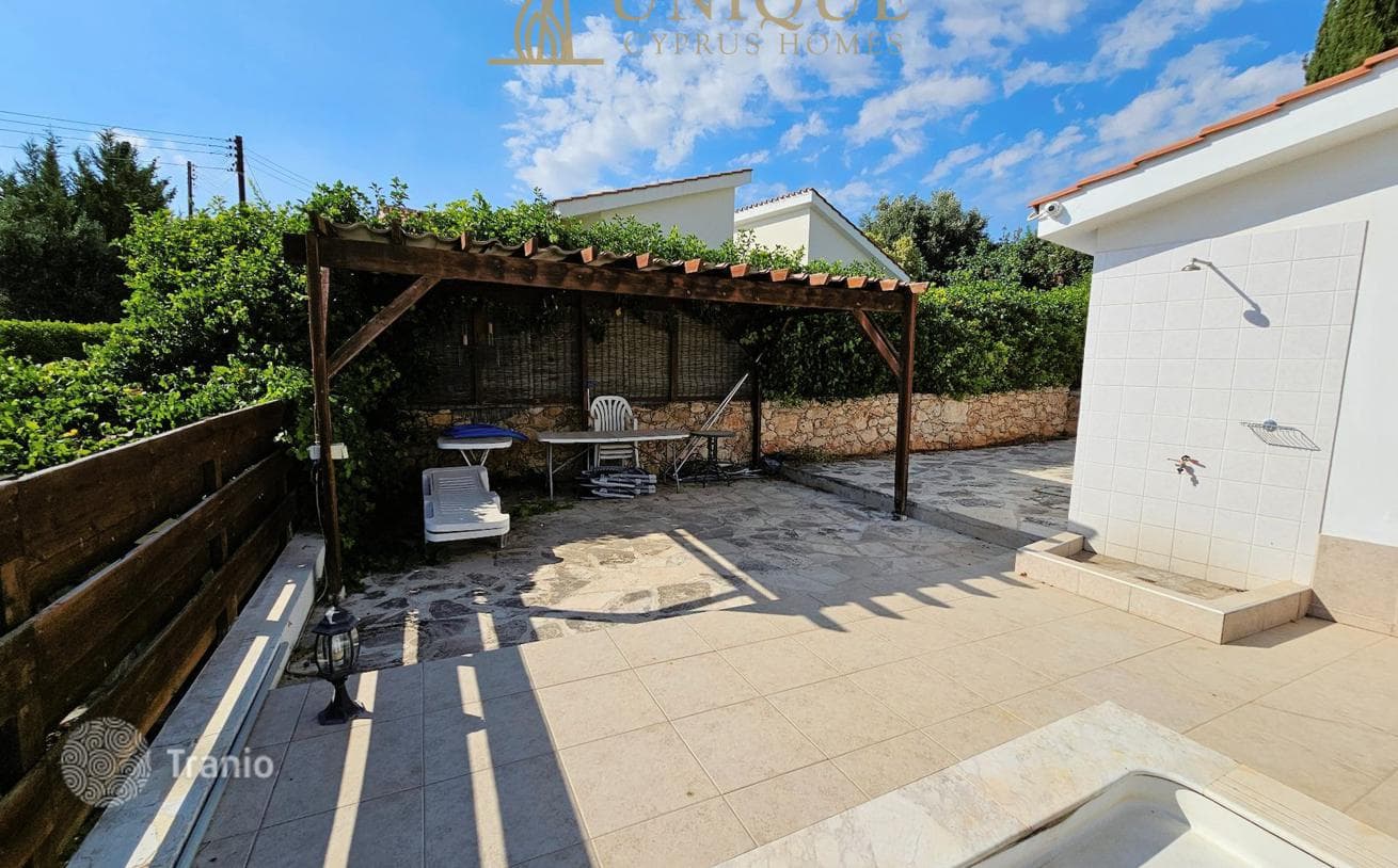 3-Bedroom House with Land in Peyia, photo 2