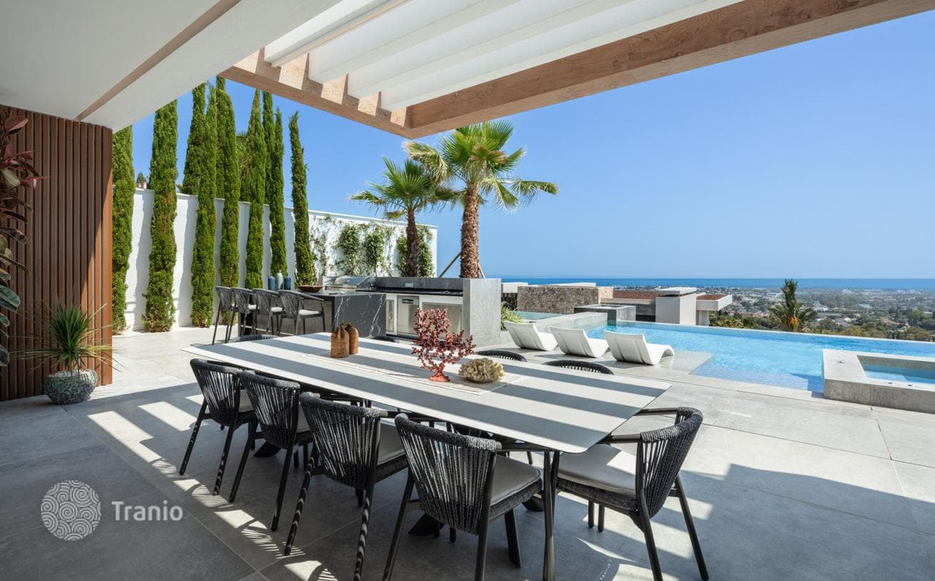 6-Bedroom Villa with Private Pool in The Hills, Benahavís, photo 2
