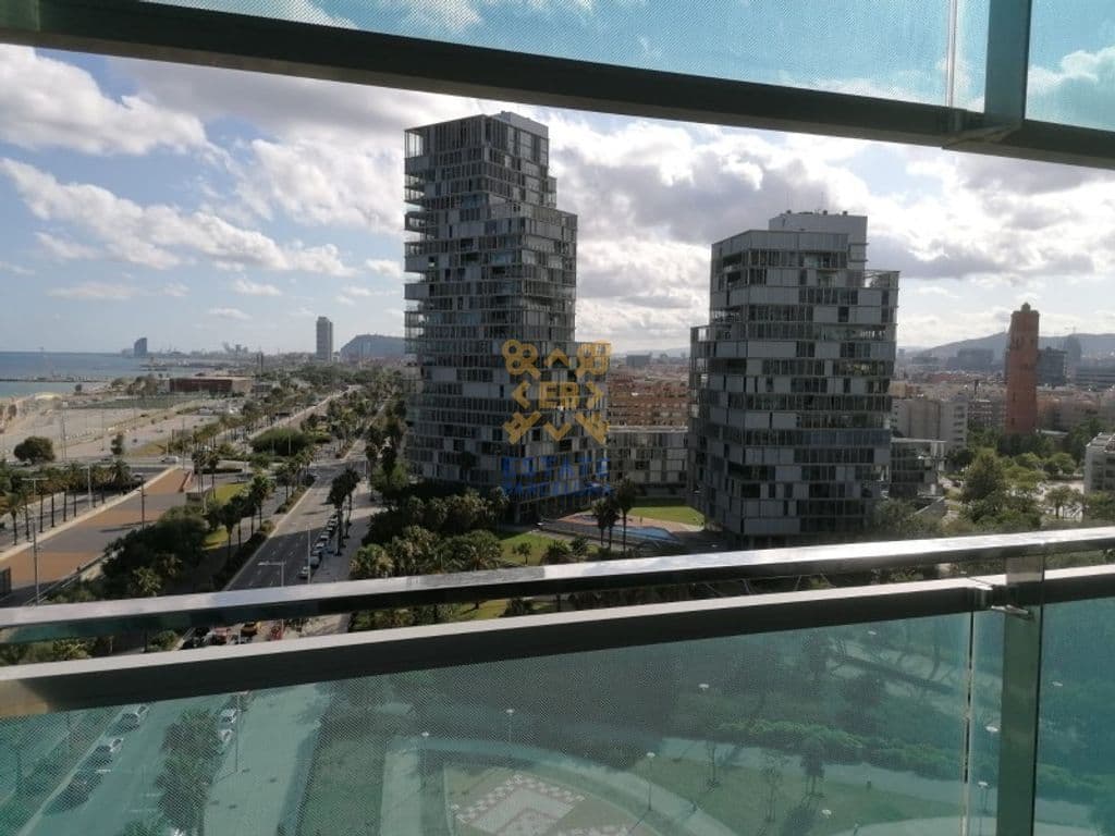 4-Bedroom Apartment in Barcelona, photo 2