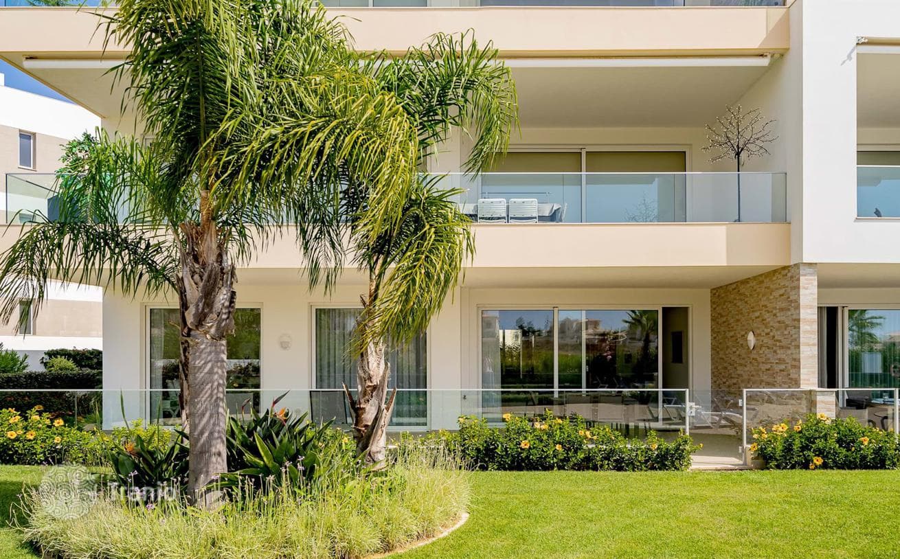 2-Bedroom Apartment with Roof Terrace and Sea View in Lagos, Algarve, photo 4