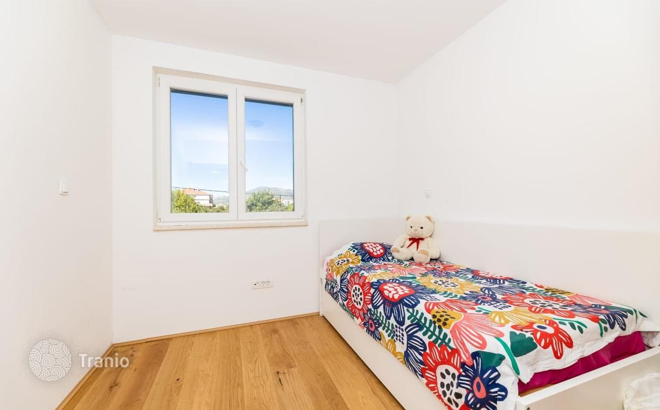 4-Bedroom House in Kastel Luksic, Dalmatia, photo 4