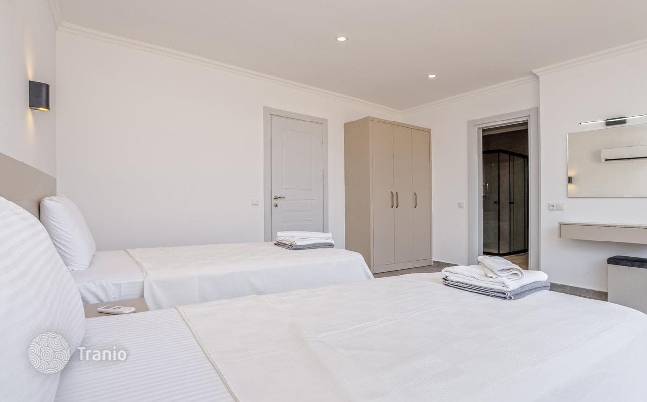 5-Bedroom Villa with Sea View and Private Pool in Kalkan, photo 5