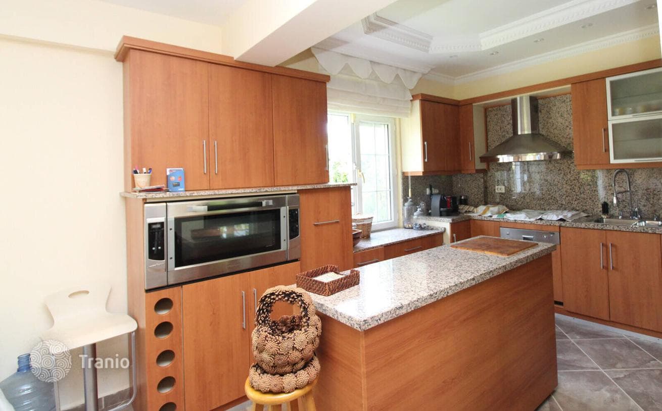 4-Bedroom Furnished Villa with Shared Pool near Golf Course in Belek, Antalya, photo 3