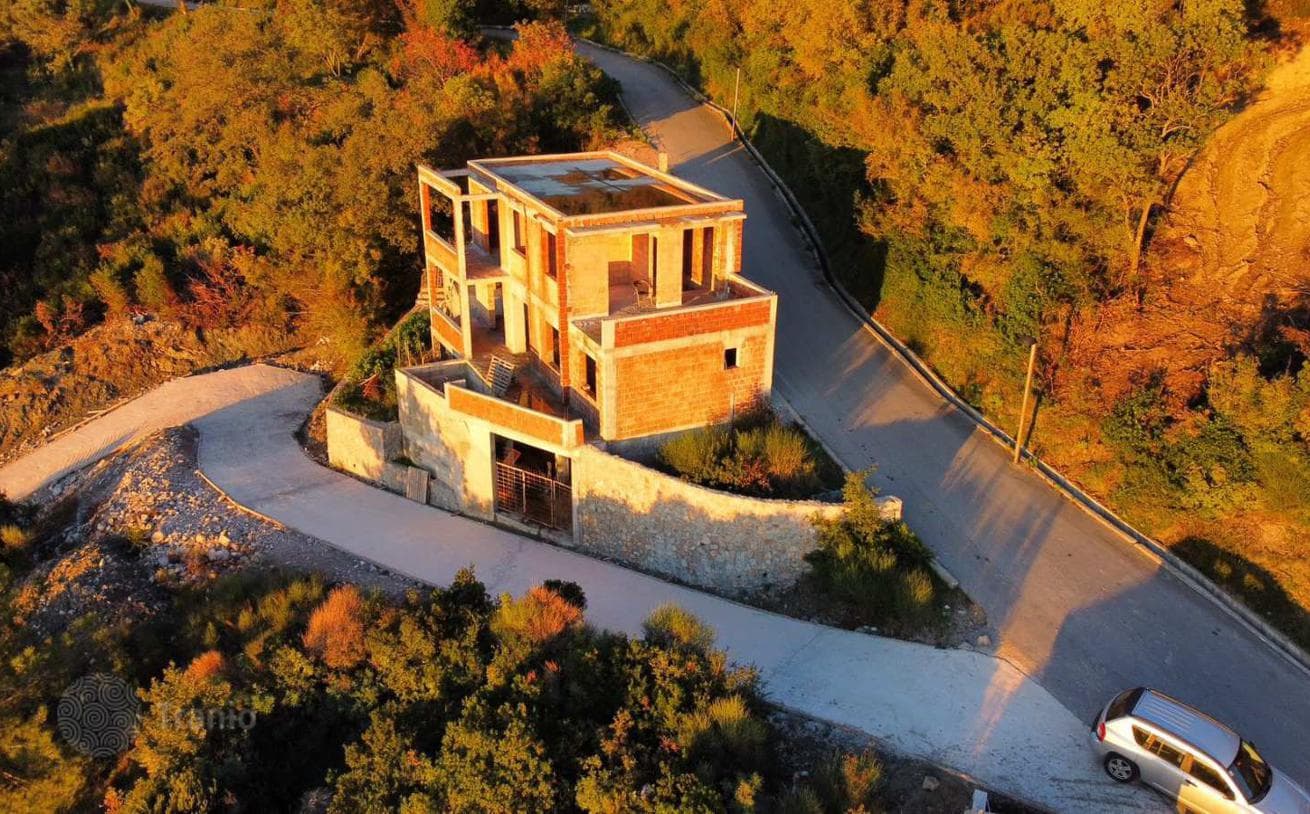 3-Bedroom Villa with Private Pool and Garage on a Hill in Seoce, Budva, photo 3