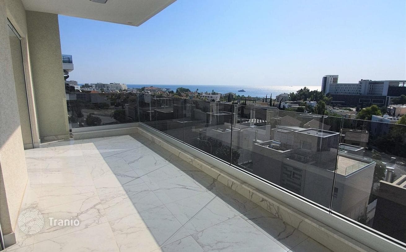 2-Bedroom Apartment with Sea View in Agios Tychonas, Limassol, photo 2
