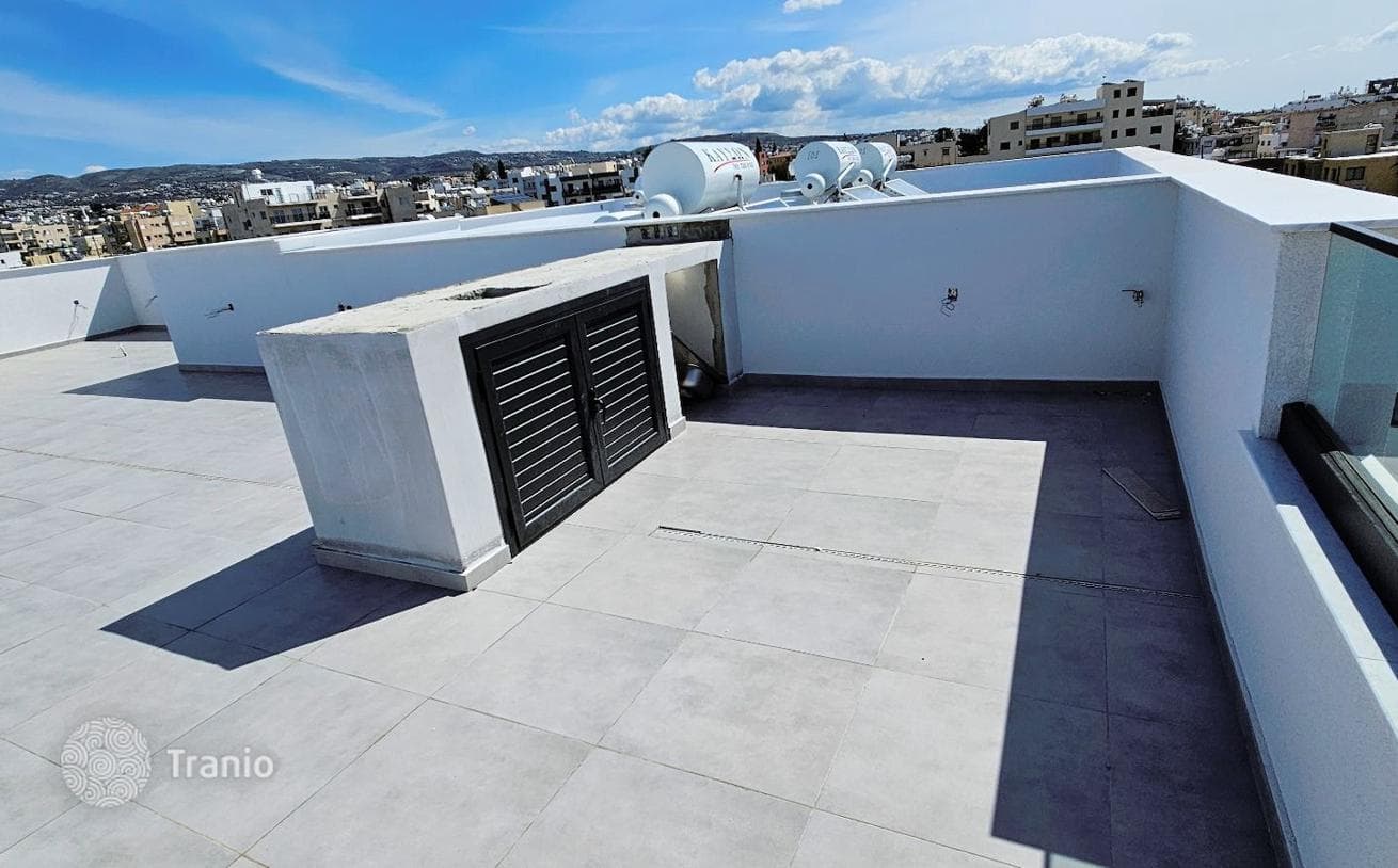 2-Bedroom Apartment in Chloraka, Cyprus, photo 3
