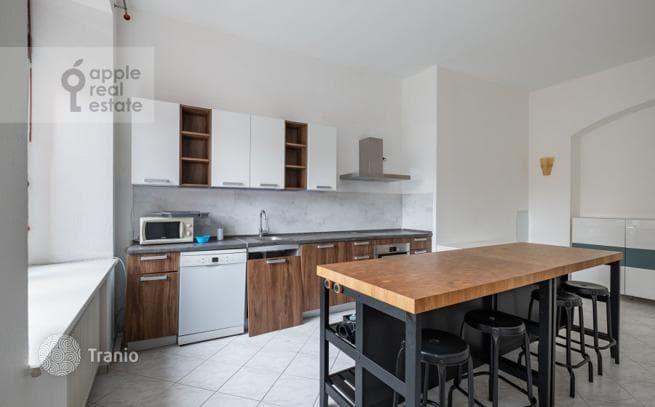 4-Bedroom Apartment with Sauna in Krasnoselysky District, Moscow