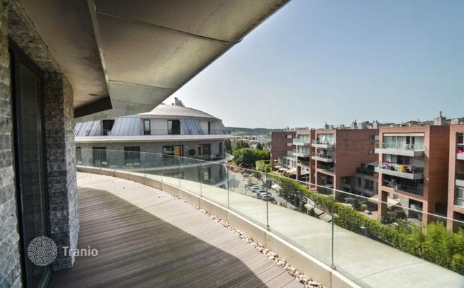 Modern Apartments with Shared Pool in Istanbul, Turkey