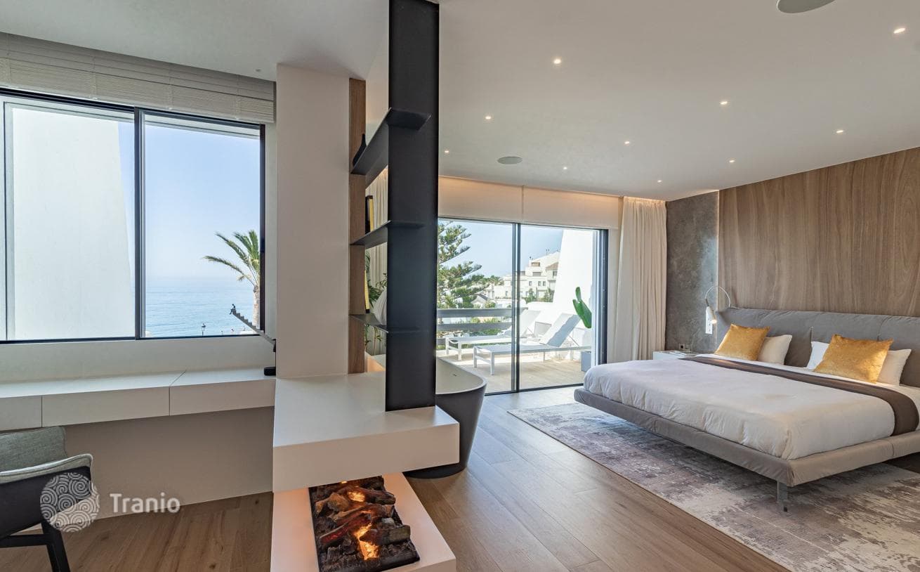 Таунхаус на продажу в Coral Beach, Золотая Миля, фото 2
