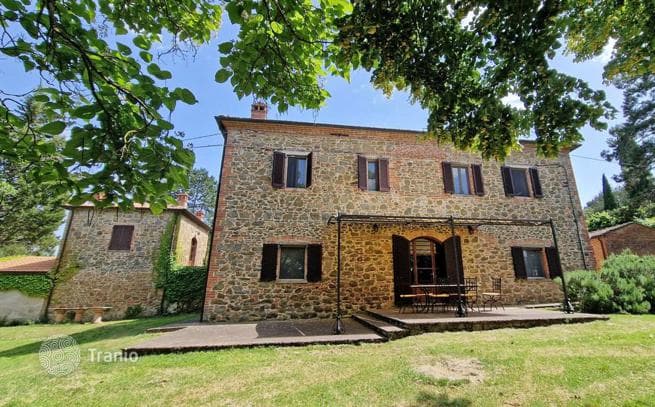 5-комнатная вилла 450 м² в Лучиньяно, Италия