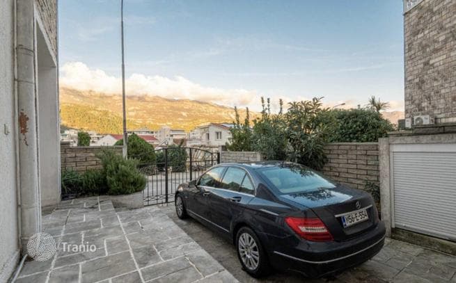 2-Bedroom Apartment with Terrace in Budva, photo 4
