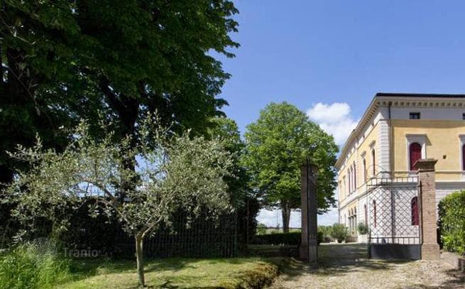 5-комнатная вилла 1050 м² в Сиене, Италия