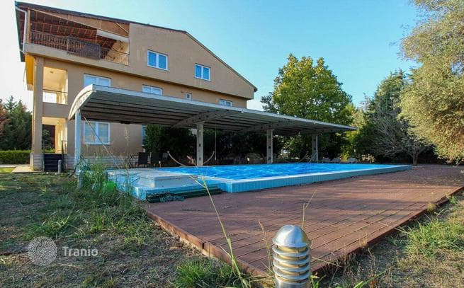 3-Story Building with Garden and Pool in Dosemealti, Antalya