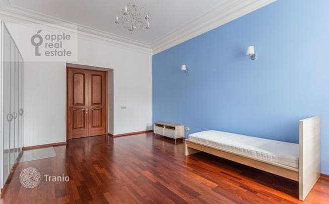 6-Room Apartment with High Ceilings in Meshchansky District, Moscow