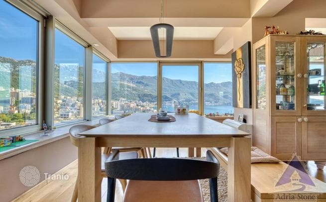 3-Bedroom Apartment with Sea View in Boreti, Budva