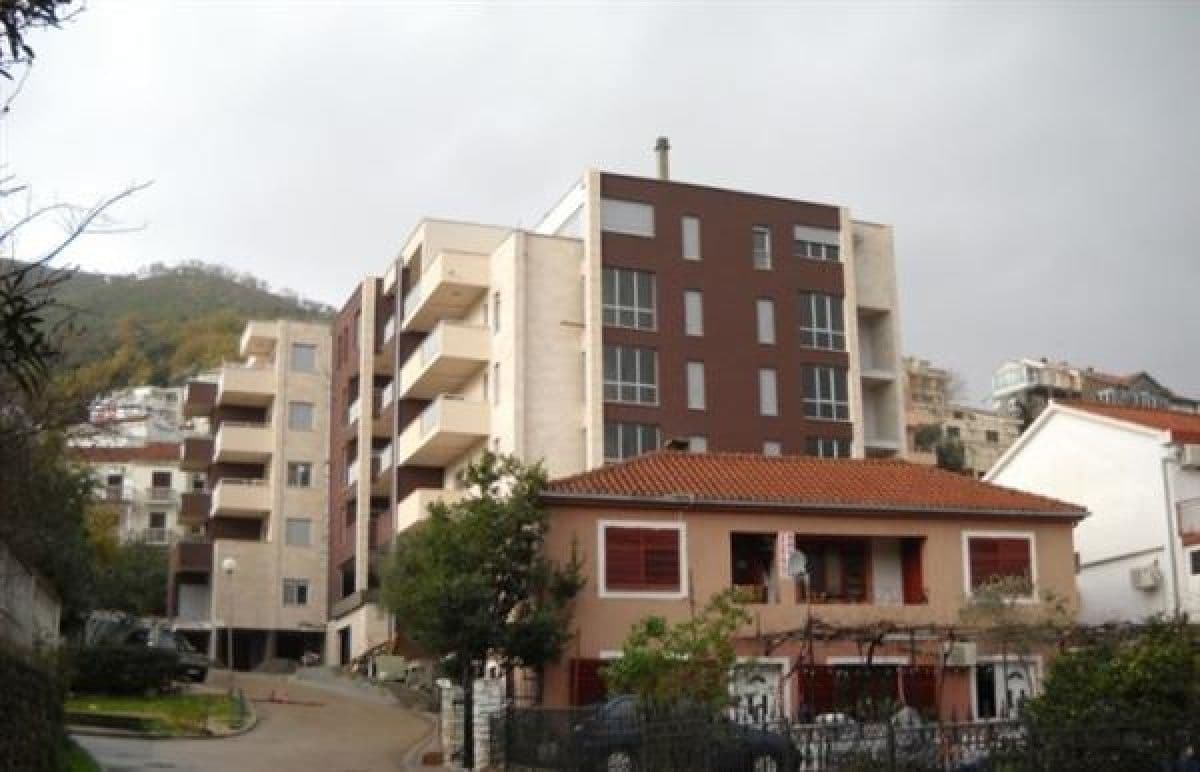 Квартира в Будве, Черногория, 93 м², фото 2