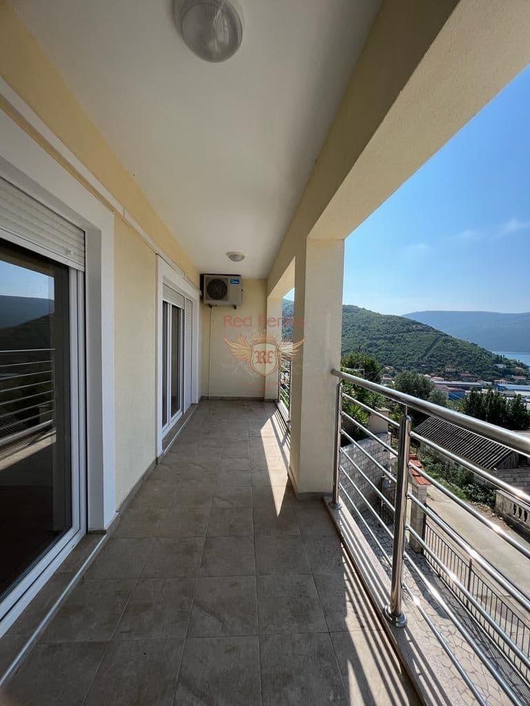 Квартира в Херцег-Нови, Черногория, 84 м², фото 2