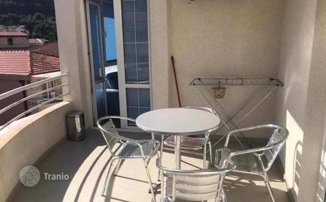 2-Bedroom Apartment 100 m from the Sea in Rafailovici, Budva