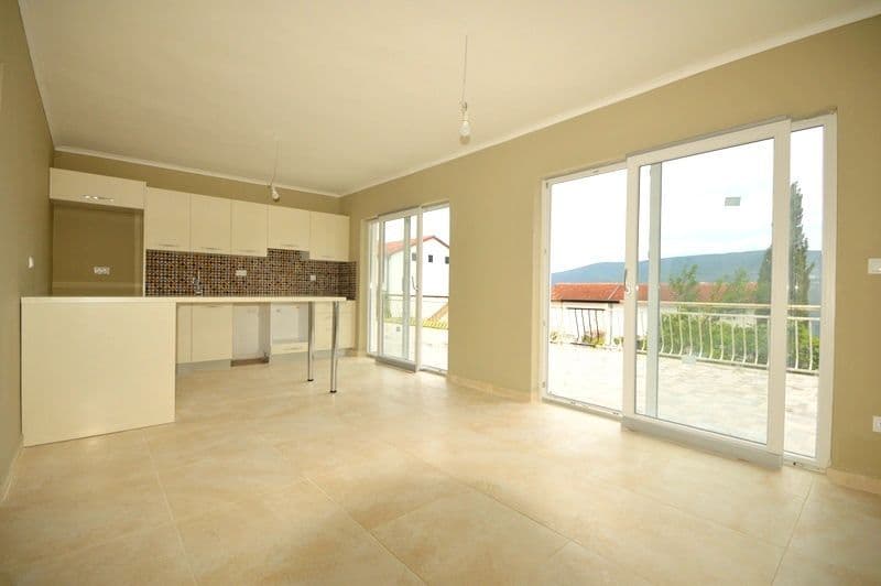 Квартира в Херцег-Нови, Черногория, 60 м²