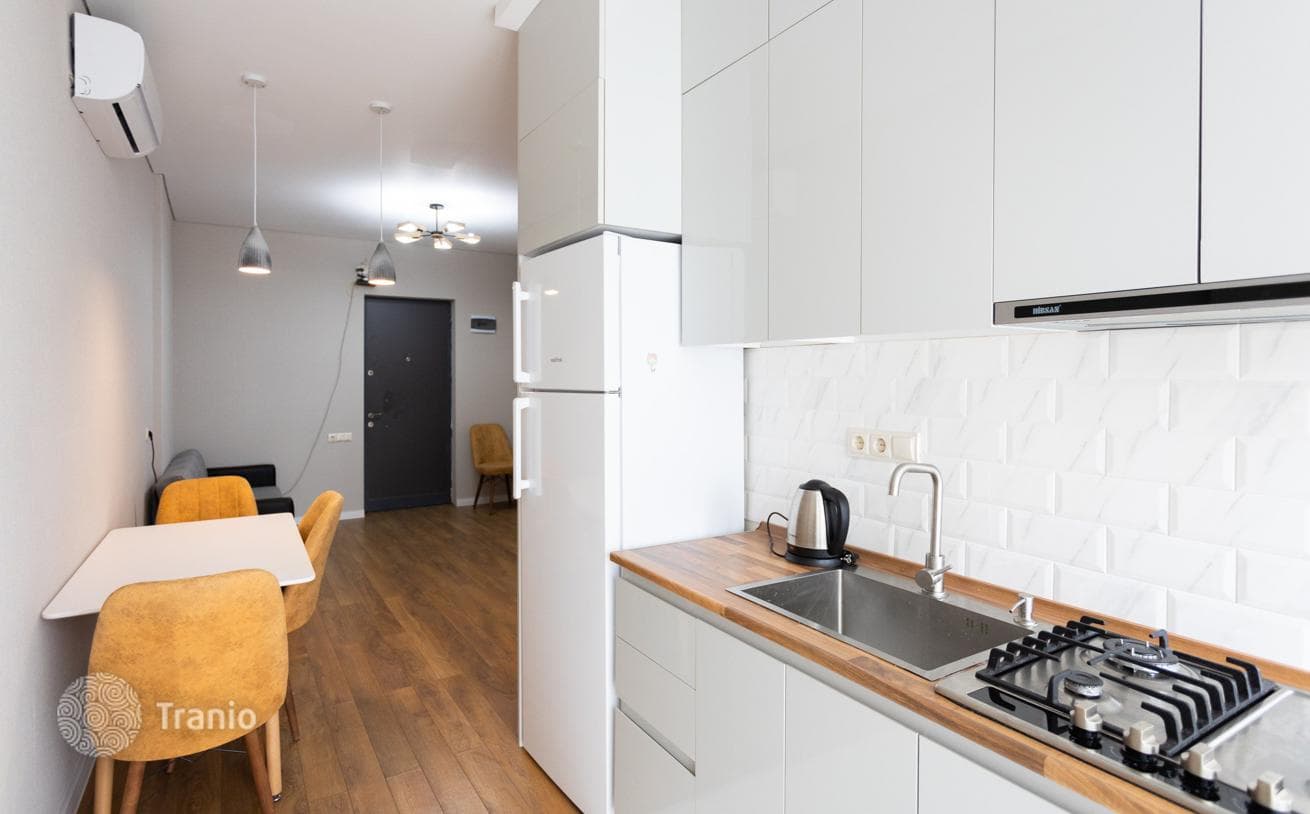1-Bedroom Apartment with City View in Batumi, photo 3