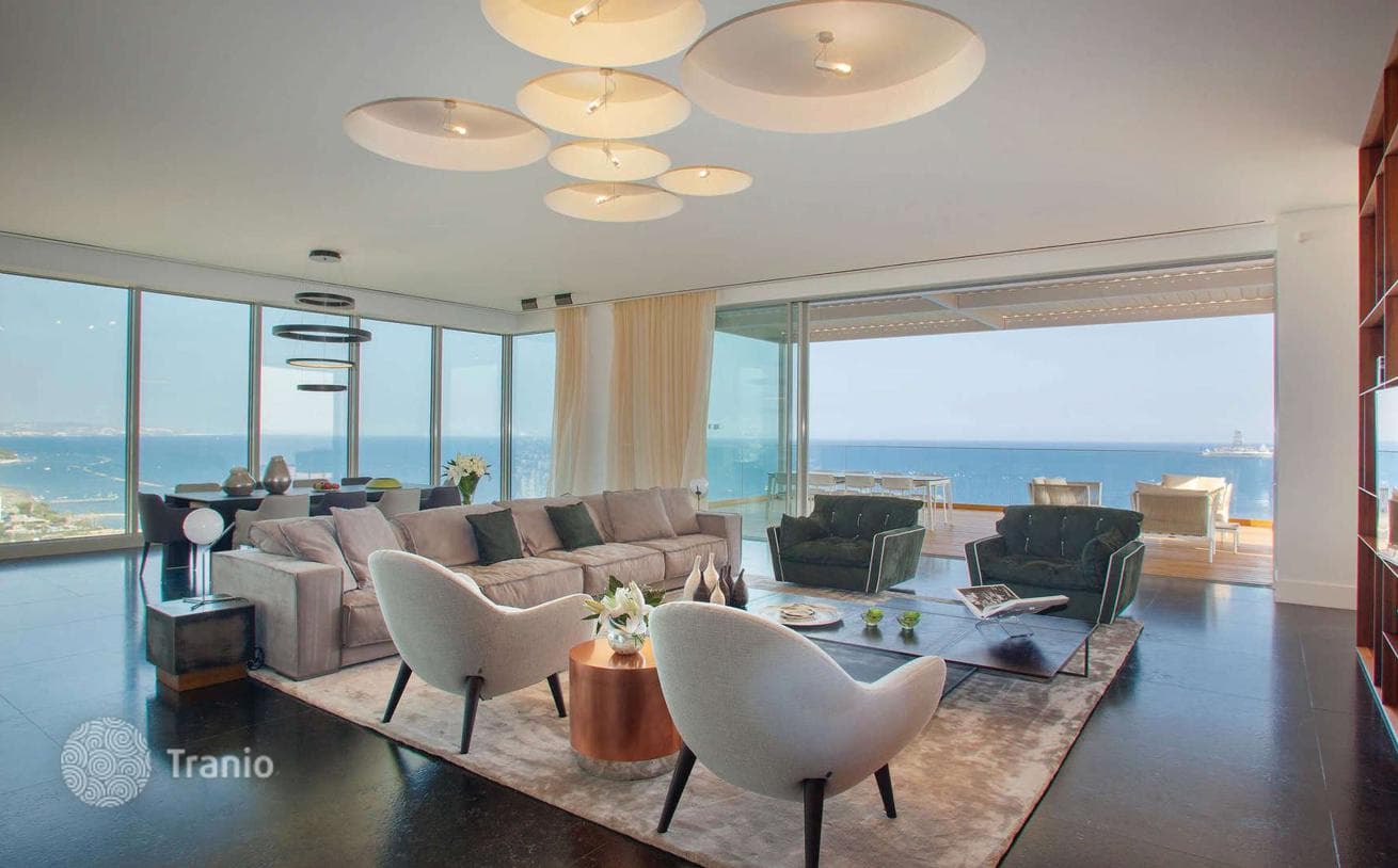 Beachfront Apartments with Pools and Spa in Limassol, photo 2